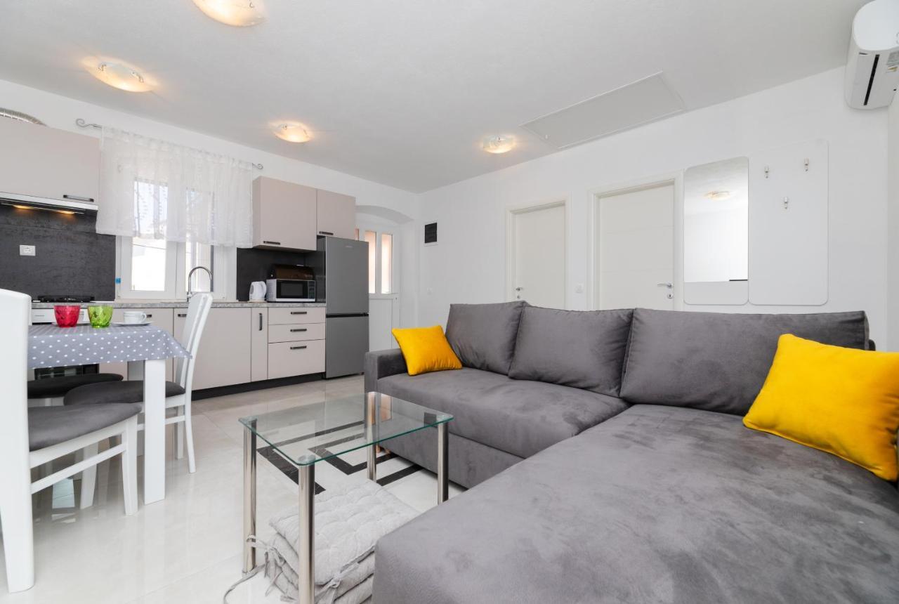 Apartmani Canaki ซูเปตาร์ ภายนอก รูปภาพ